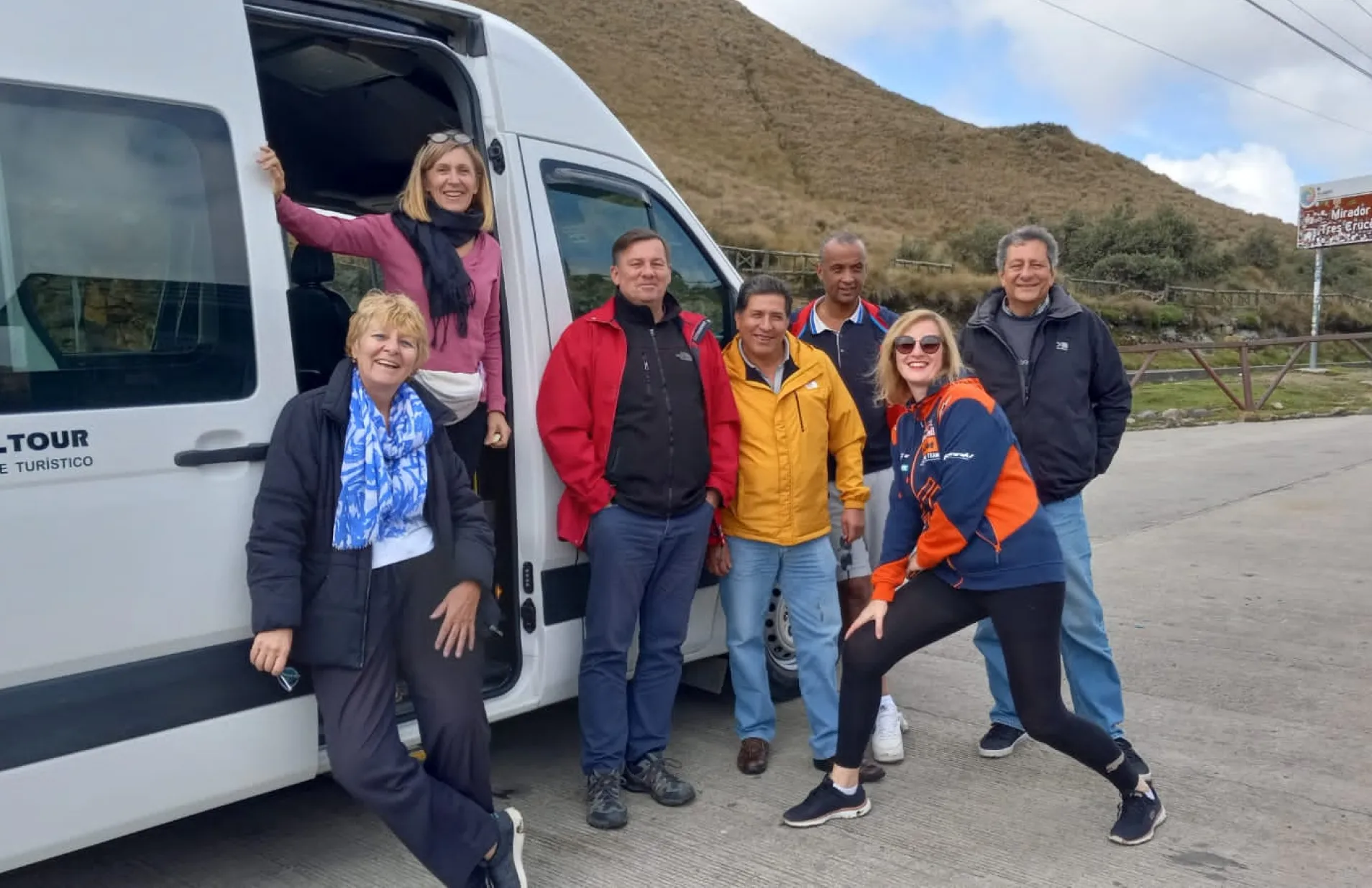 alquiler-de-buses-para-viajes-familiares-y-grupos-privados-ecuador_resultado