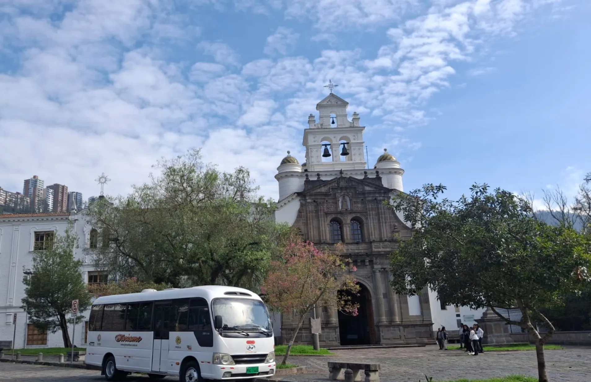 transporte-para-retiros-y-peregrinaciones-religiosas-ecuador_resultado